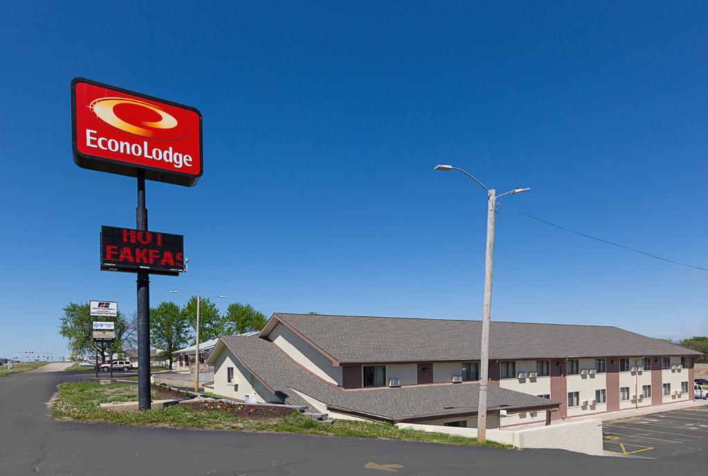 Econo Lodge Beatrice Esterno foto